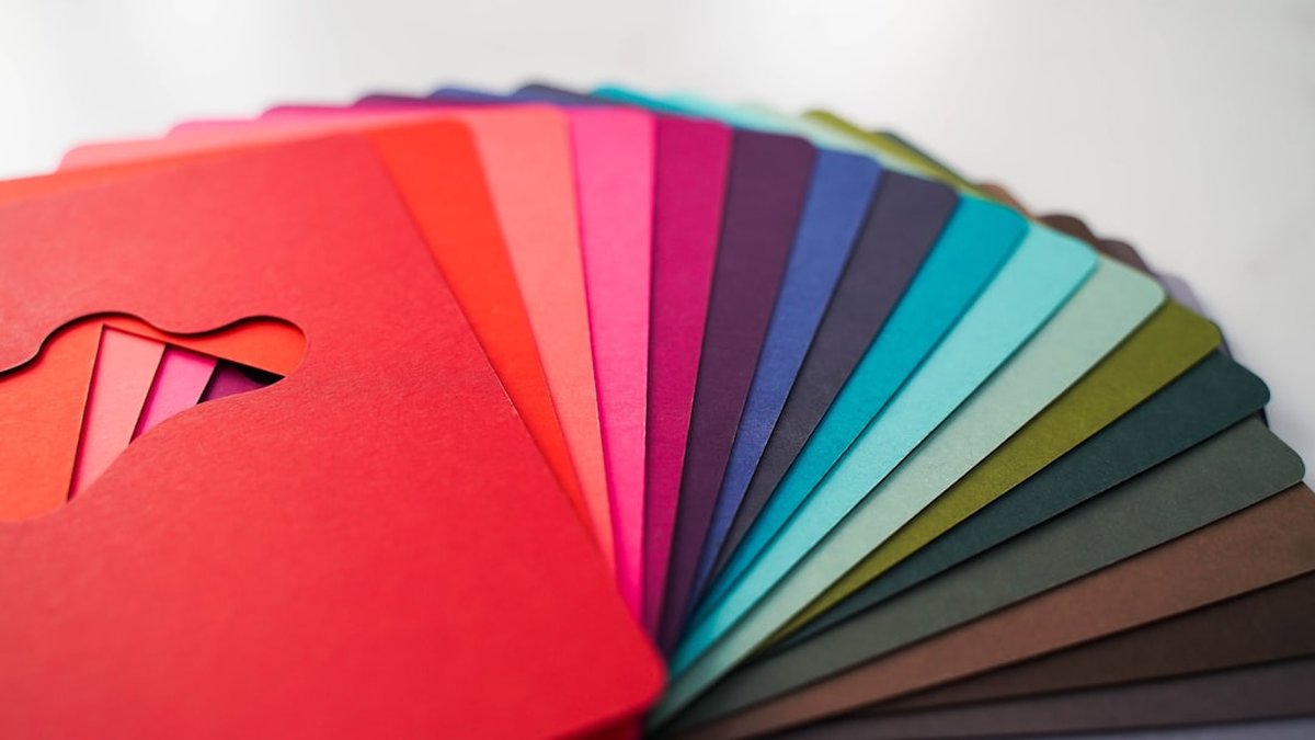 Fix color drift in brand fine-tuning and restore consistent palettes